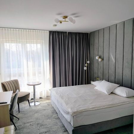 Hotel Sokolowska Airport Modlin นอวือ ดวูร์ มาซอเวียซกี ภายนอก รูปภาพ