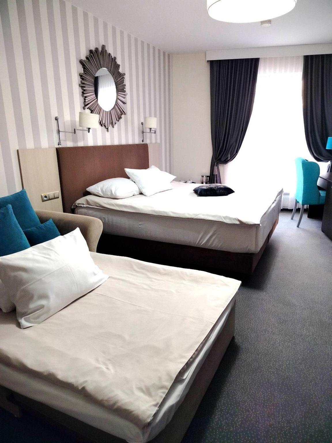 Hotel Sokolowska Airport Modlin นอวือ ดวูร์ มาซอเวียซกี ภายนอก รูปภาพ